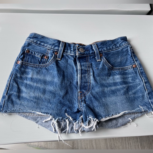 Vintage Levi’s shorts woman’s - Picture 1 of 5